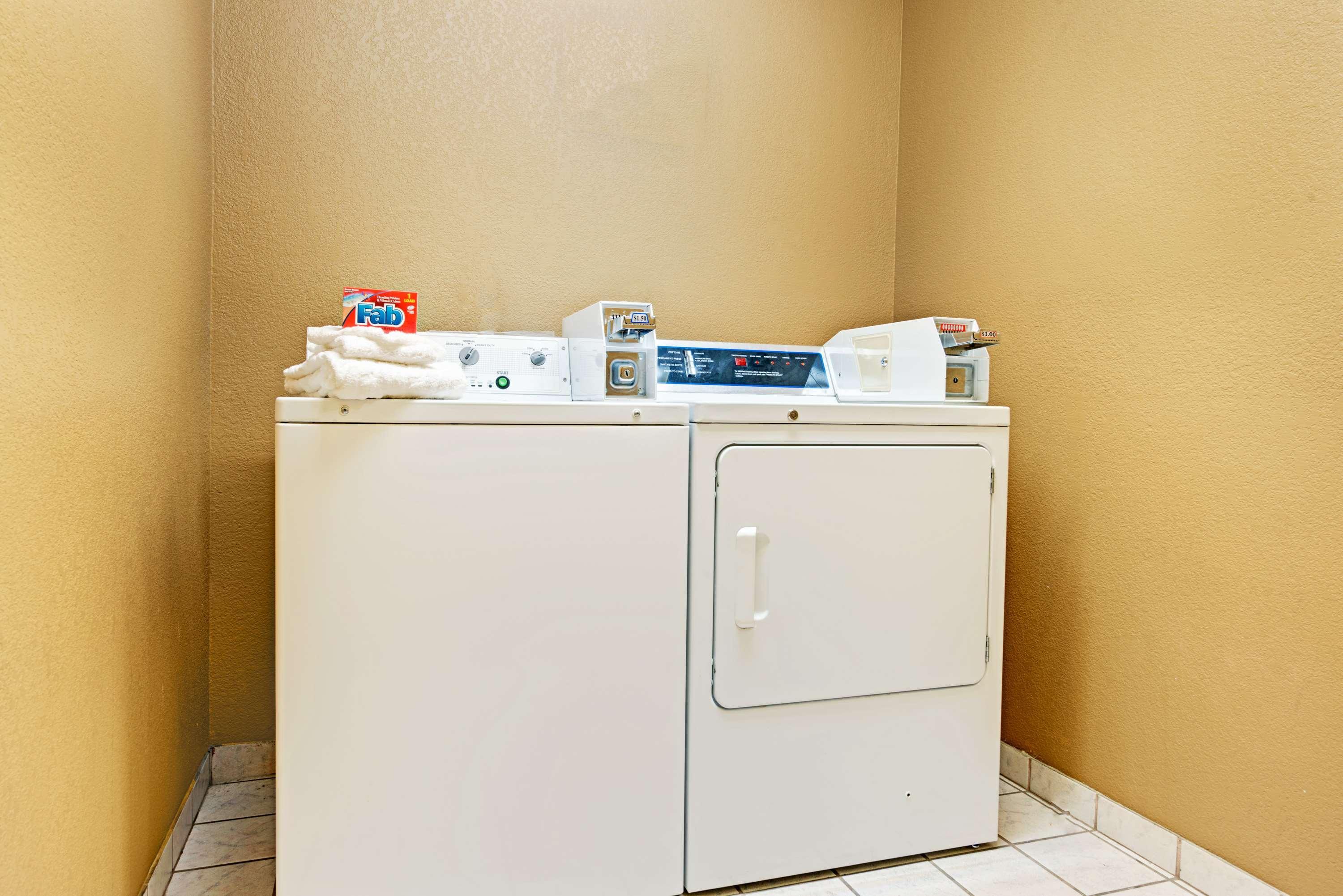 Surestay Plus By Best Western San Antonio Airport Exterior foto