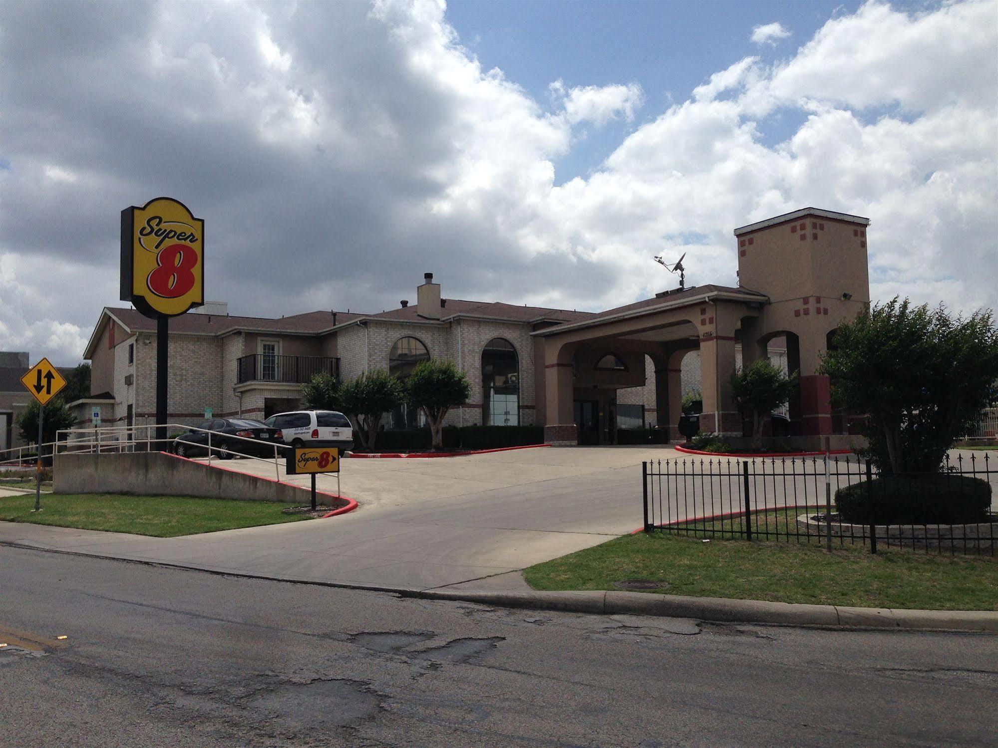 Surestay Plus By Best Western San Antonio Airport Exterior foto
